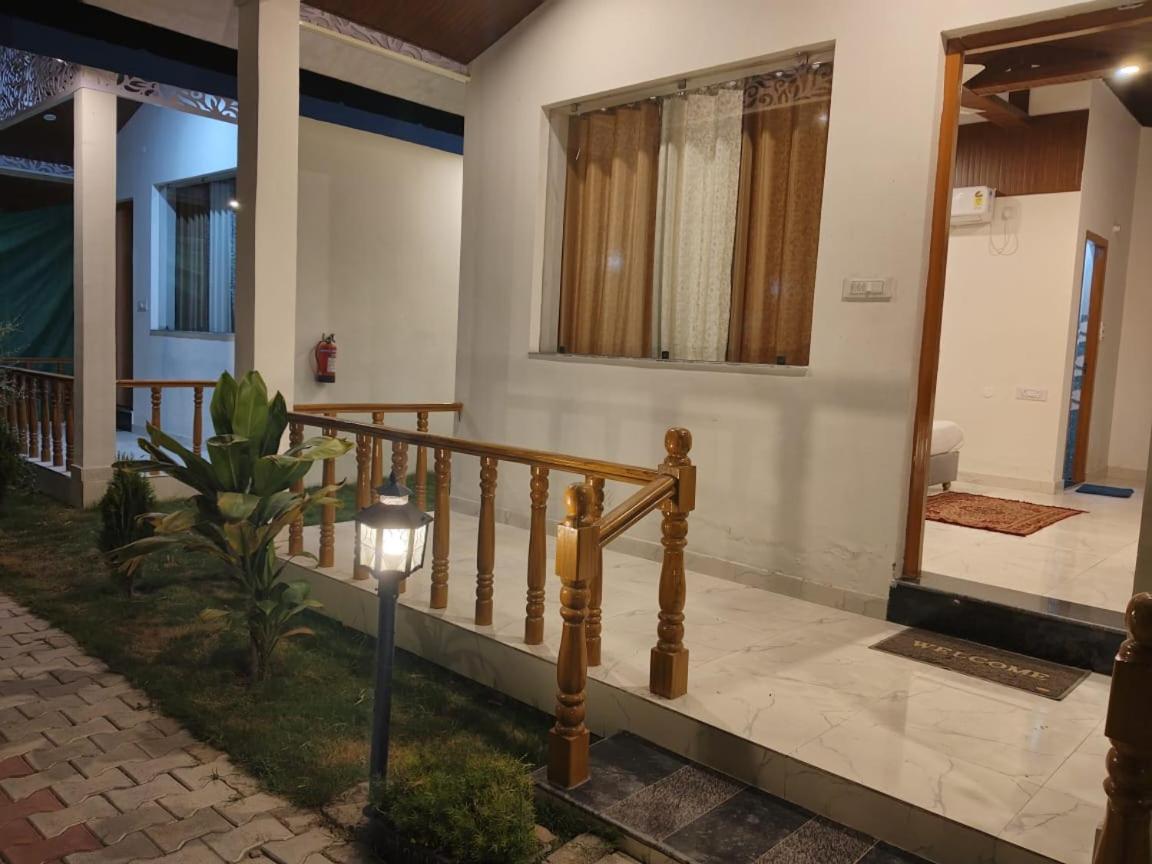 Corbett Jungle Breeze Resort Rāmnagar Buitenkant foto