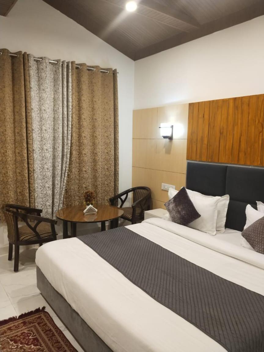 Corbett Jungle Breeze Resort Rāmnagar Buitenkant foto