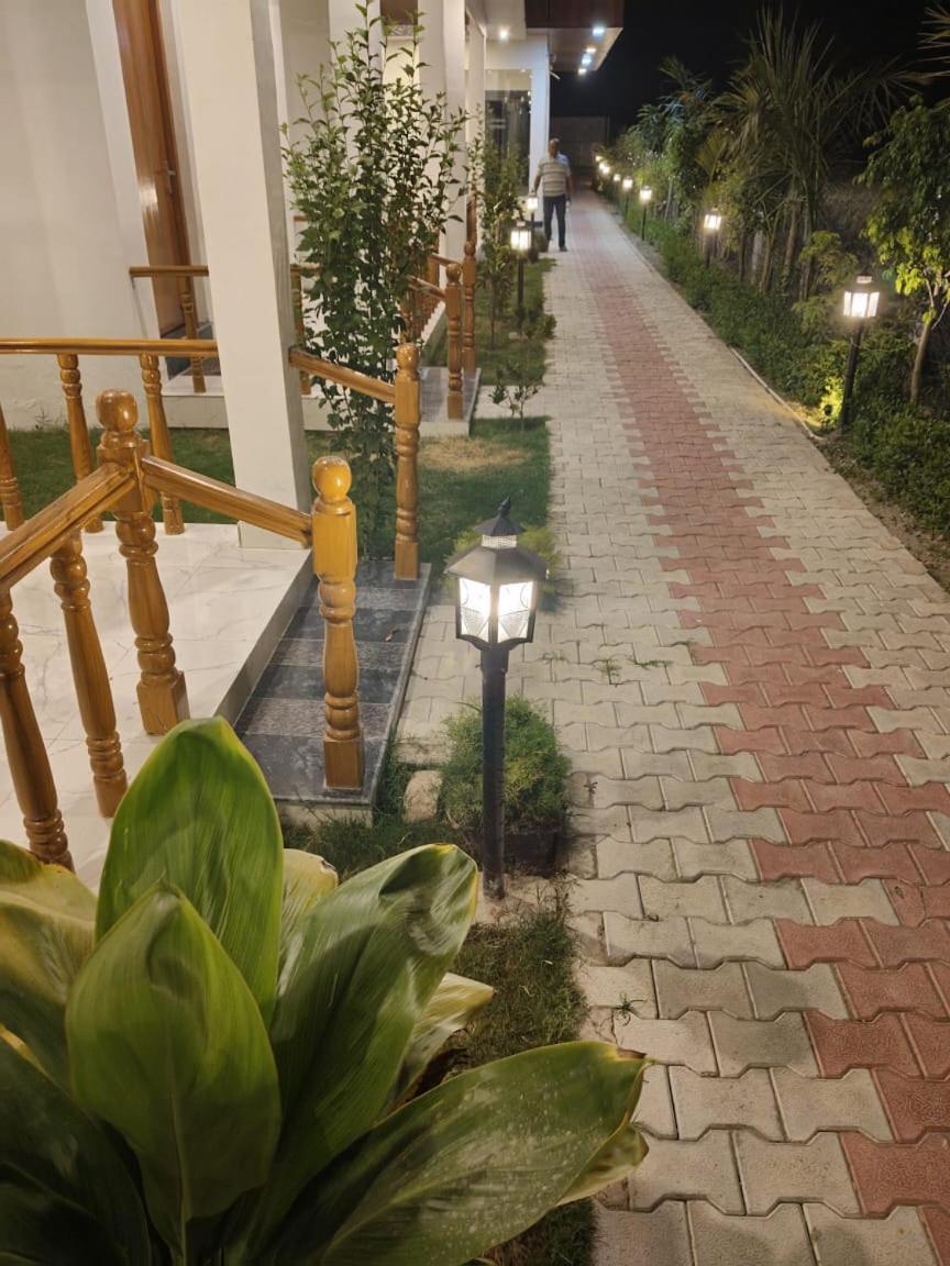 Corbett Jungle Breeze Resort Rāmnagar Buitenkant foto